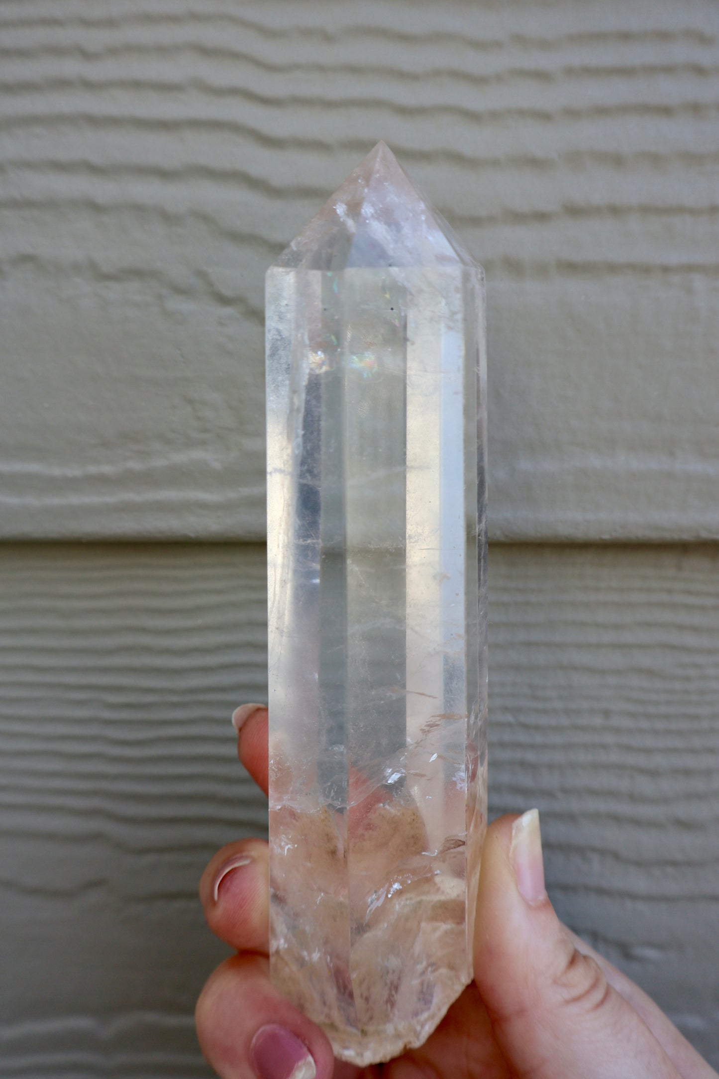 Transparent quartz wand with polished top and grounded base edge