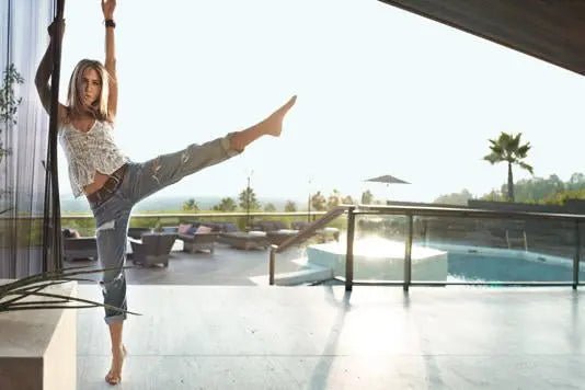 Unlock the Zen Secrets of Jennifer Aniston's Quincy Jones-Designed Home - Wax | Wane