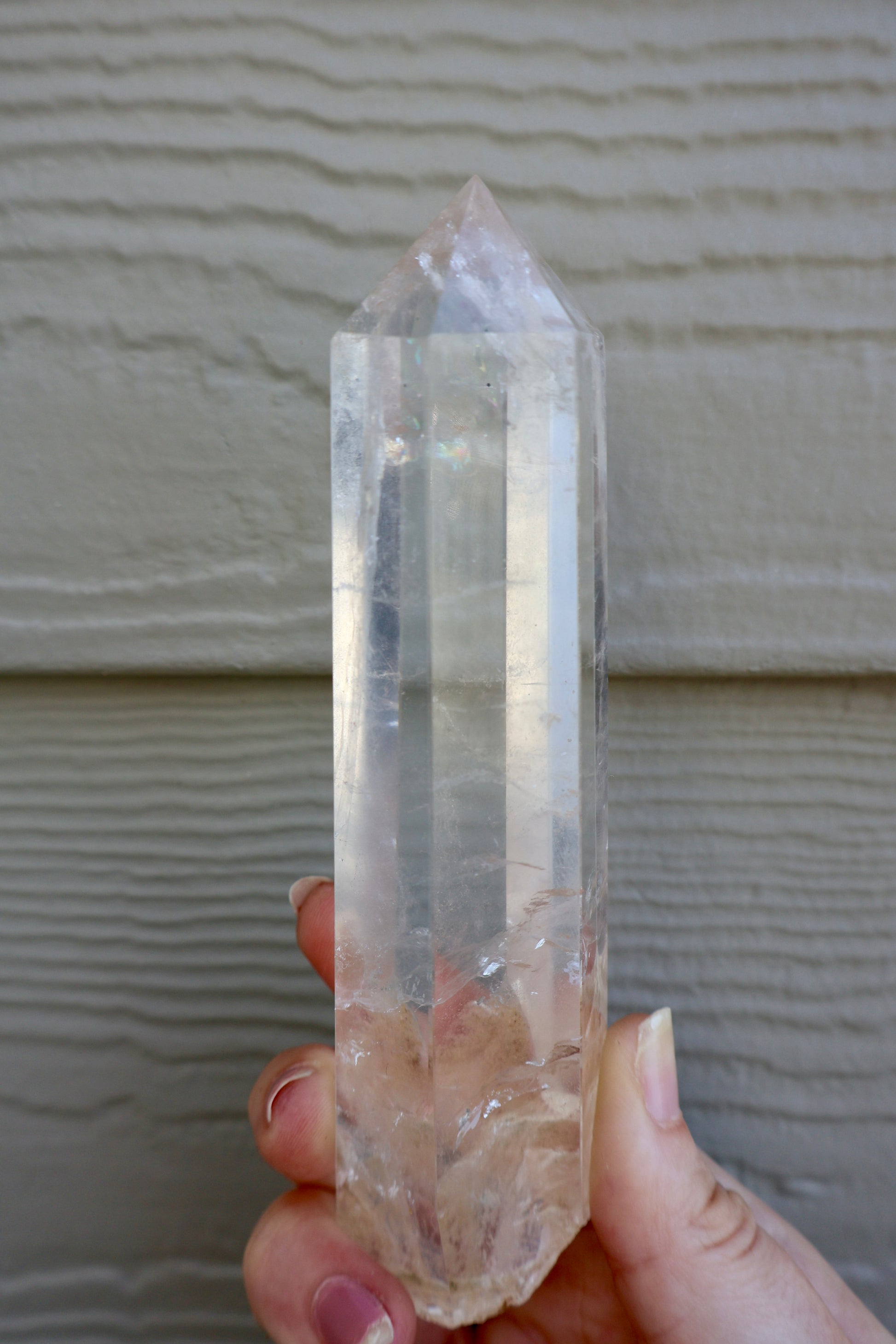 Transparent quartz wand with polished top and grounded base edge